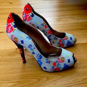 Rachel Roy Peep Toe Flower Pumps